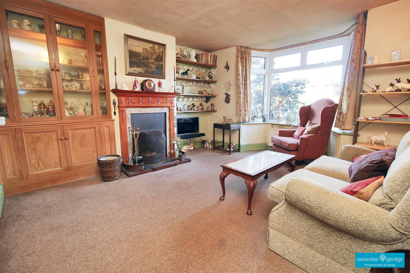 3 bed property in Victoria Road, Reading